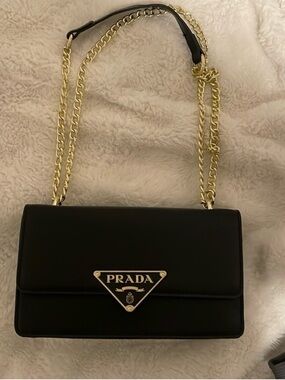 Black  Shoulder Bag with Gold Chain